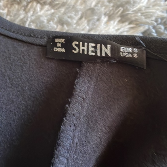 SHEIN Color Block Cape - Picture 3 of 3